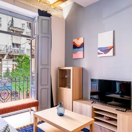 Daire Beautiful With Private Terrace *
